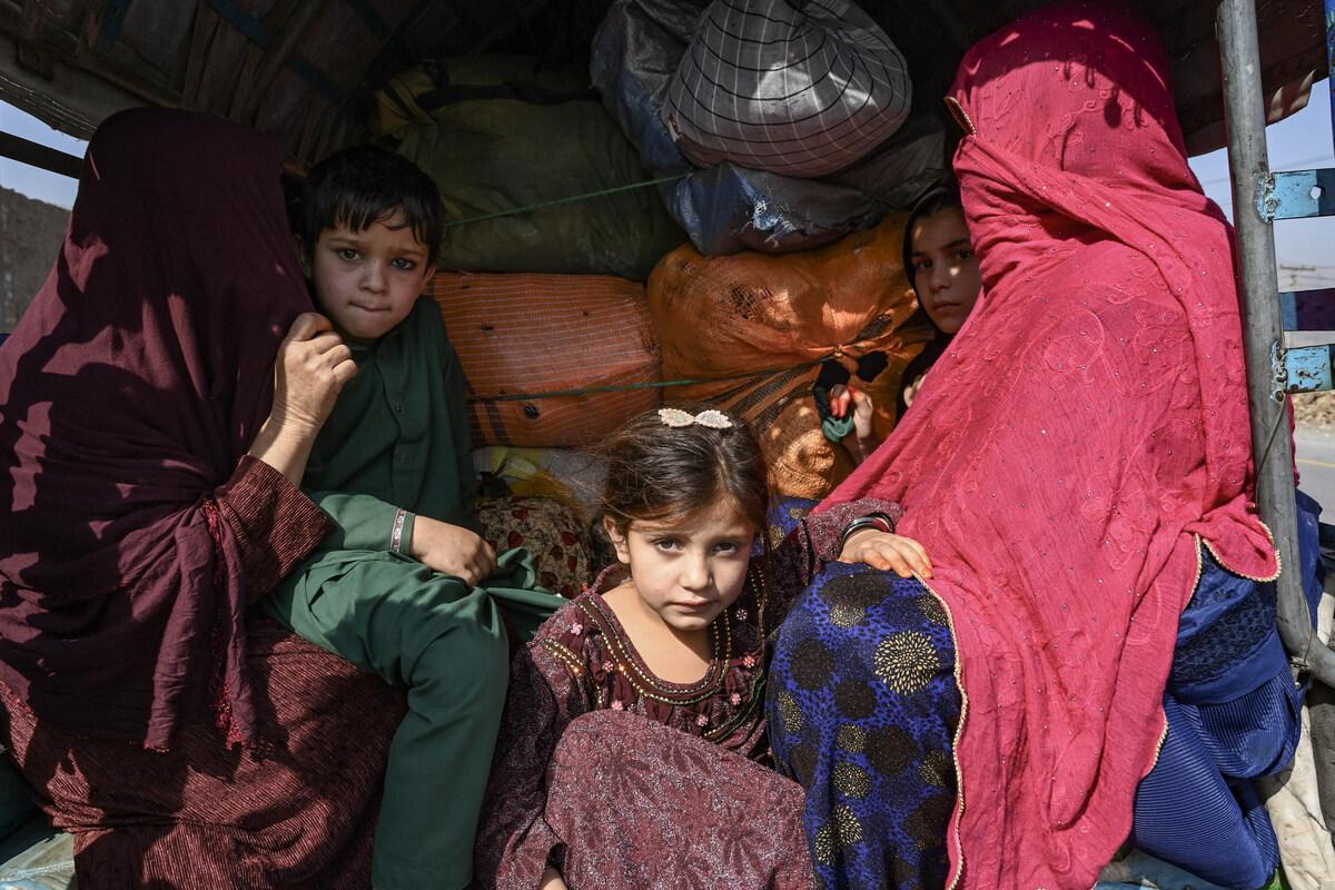 Afghan Migrants in Pakistan Seek Extension Amid Deportation Deadline