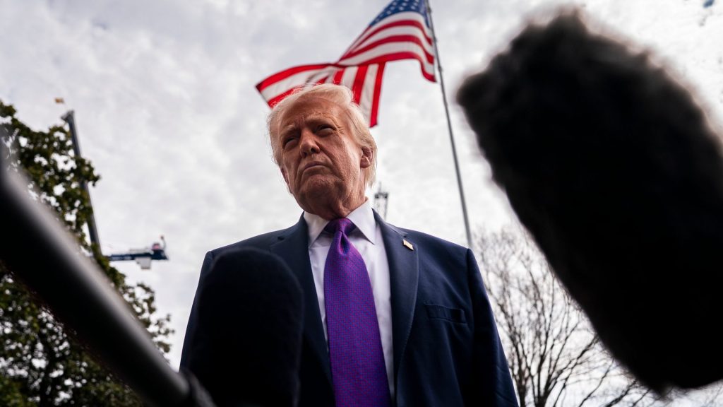 Trump to Meet Top Advisers on Iran War as Tensions Over Deal Persist