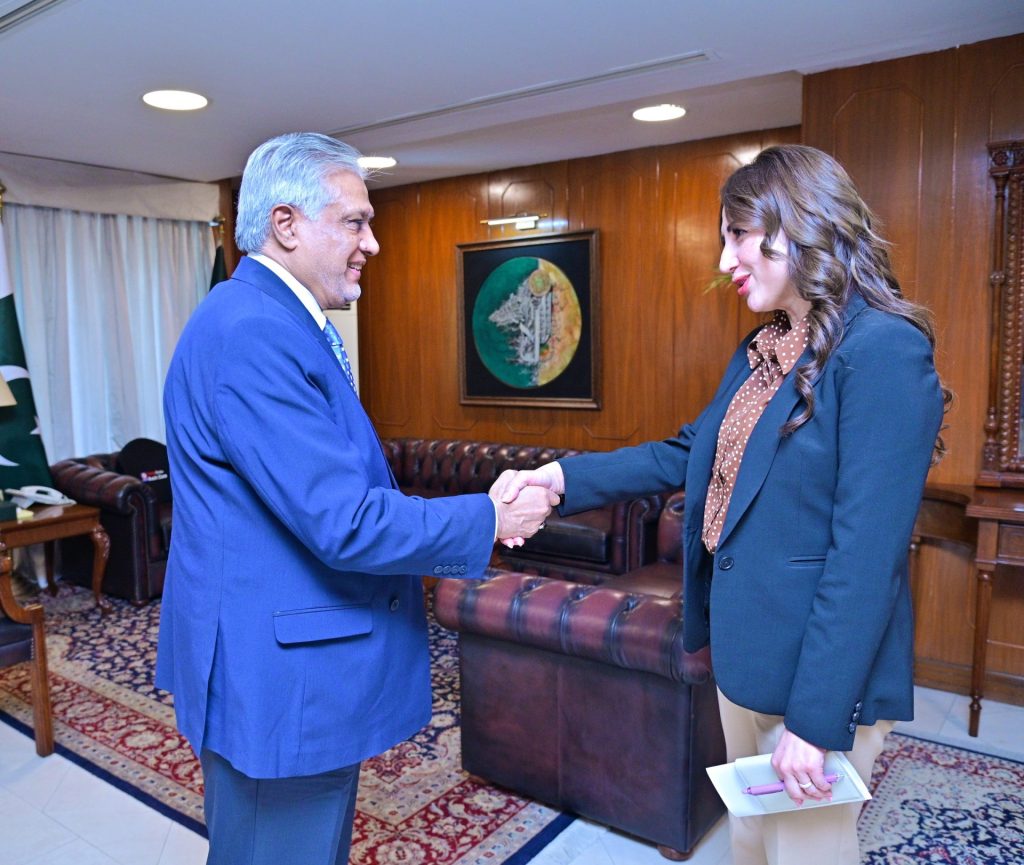 Ishaq Dar Urges US and Iran to Extend Ceasefire, Push for Diplomatic Solution